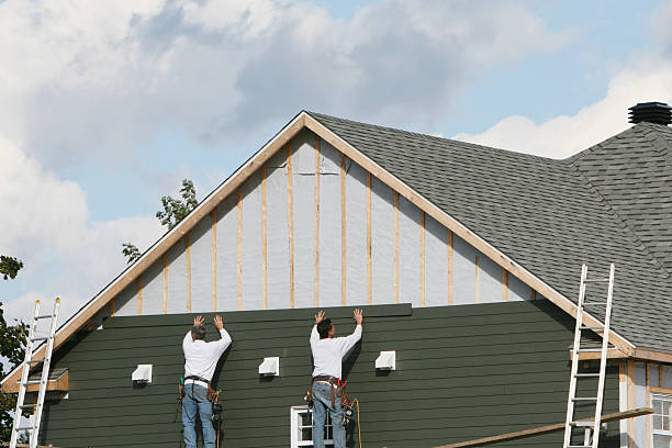 Professional Siding technician working in Poplar Branch, NC